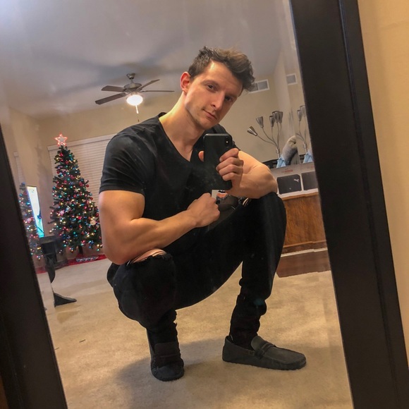 Meet your Posher, Chris - Picture 2 of 2